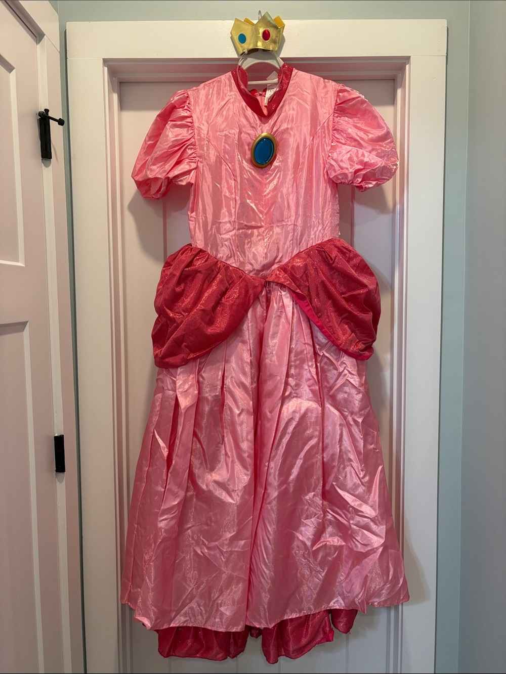 Princess Peach Dress Costume with Crown and Gloves Accessories